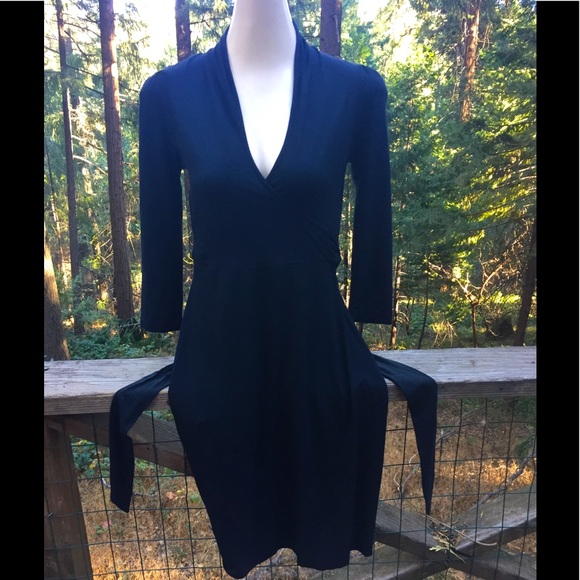 Banana Republic Dresses & Skirts - Banana Republic black knit mock wrap, V neck long sleeve cocktail dress
